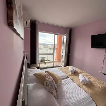 Nataly Homes Апартамент *